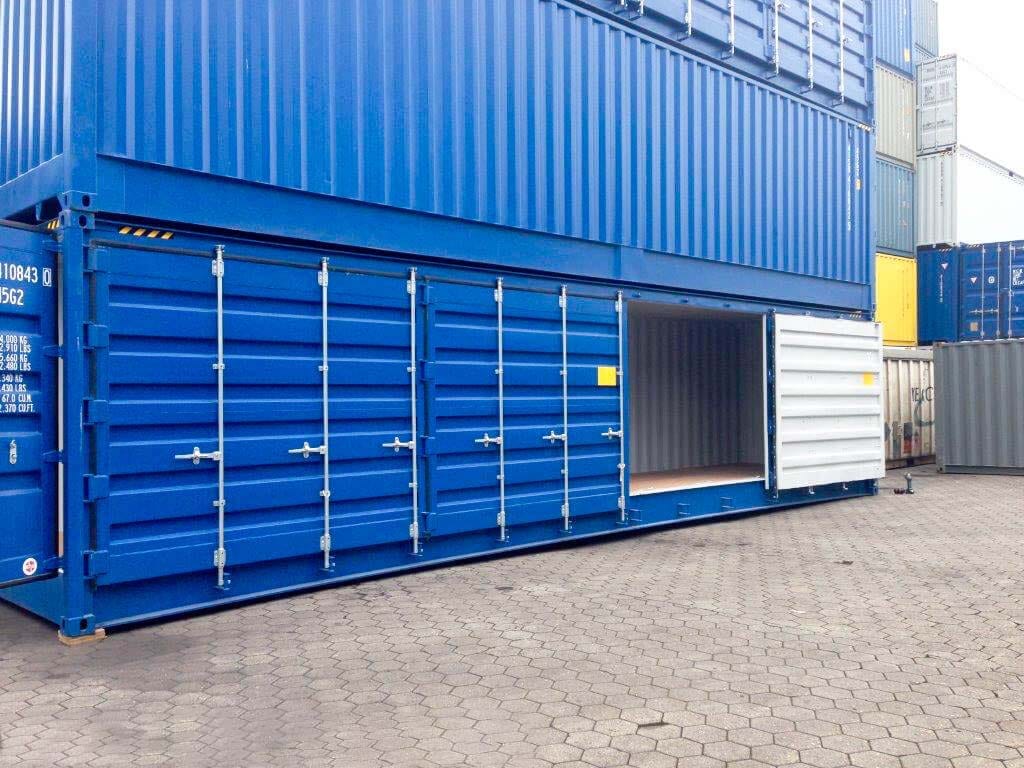 Blauer 40 Fuß High Cube Container mit offener Seite im Containerlager