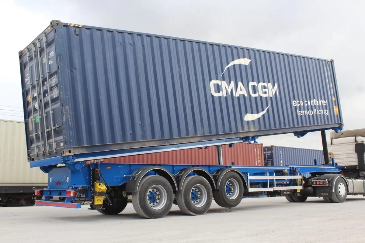 Kipper-Tieflader Tilt Trailer mit Container